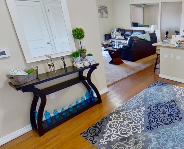 4 Bed : 4 Bath